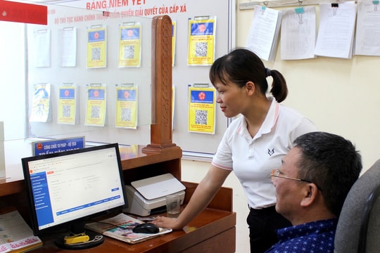 Bộ Nội vụ giải đáp việc cán bộ xin nghỉ hưu trước tuổi nhưng chưa được giải quyết