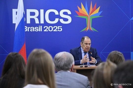 Nga đề nghị xuất khẩu uranium làm giàu dư thừa của Iran