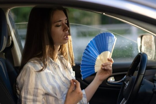 Những mẹo hay giúp làm mát ô tô nhanh chóng khi đỗ dưới trời nắng nóng