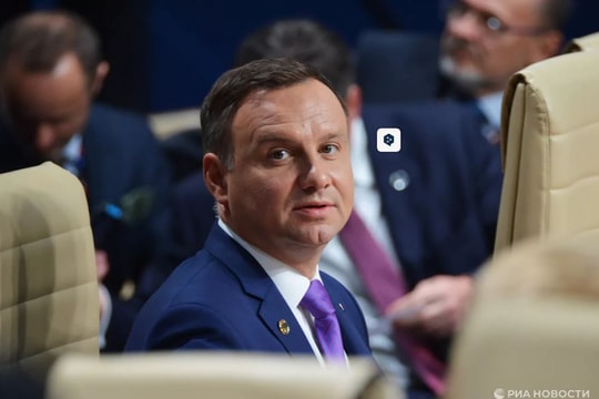 Ba Lan cảnh báo NATO đóng cửa sân bay trung chuyển viện trợ cho Ukraine