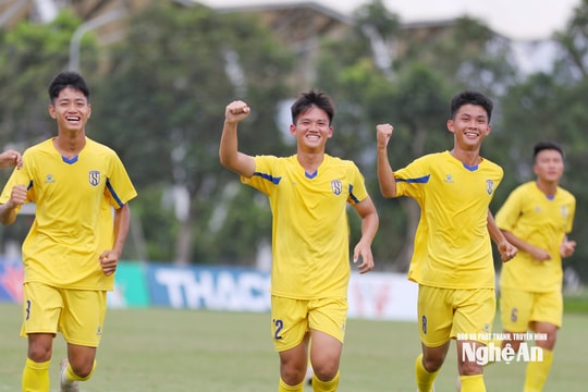 Vượt qua U15 Trung tâm Huấn luyện và Thi đấu TDTT Hà Nội với tỷ số đậm, U15 Sông Lam Nghệ An thẳng tiến đến vòng chung kết Giải U15 Quốc gia với vị trí nhất bảng