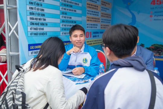 21 điểm khối A00 năm 2025 nên chọn vào trường đại học công lập nào?