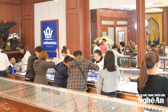 Giá vàng tăng trở lại, biên độ mua - bán ở Nghệ An giãn rộng