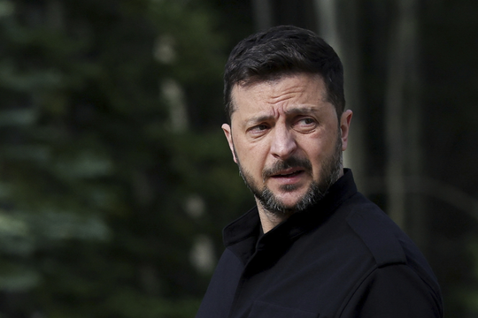 Ông Zelensky tuyên bố Mỹ nối lại cung cấp vũ khí cho Ukraine