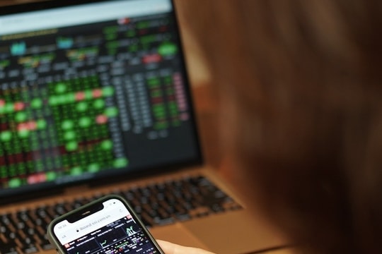 Thị trường đầu tư phân hóa mạnh sau đạo luật ngân sách lớn của Mỹ, mọi thứ đều tăng giá mà không quan tâm đến giá trị thực