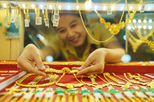 Mua, bán vàng từ 20 triệu đồng phải chuyển khoản: Tính theo ngày hay từng lượt giao dịch?