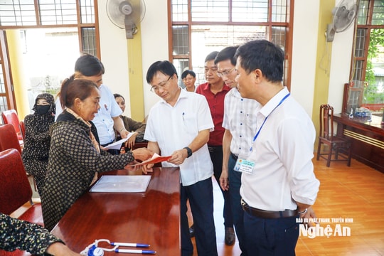 Phó Chủ tịch UBND tỉnh Nghệ An Bùi Đình Long kiểm tra vận hành chính quyền địa phương 2 cấp tại các địa phương