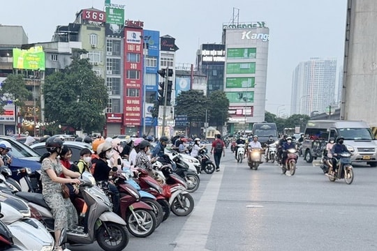 Người dân Hà Nội nói gì về cấm xe máy xăng từ 7/2026?