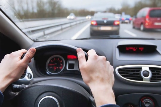 Quy tắc 'khoảng cách 2 giây' có thể nhiều tài xế chưa biết
