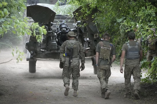 NATO tuyên bố châu Âu không có khả năng sản xuất vũ khí cho Ukraine