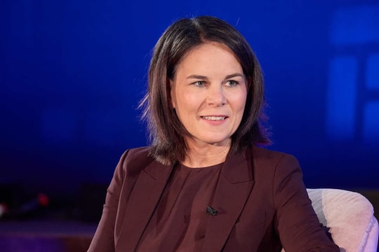 Báo Đức: Cựu Ngoại trưởng Annalena Baerbock chi gần 250 Euro mỗi ngày cho trang điểm