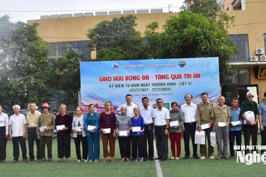 Trao tặng 50 suất quà tri ân thân nhân các gia đình liệt sĩ nhân ngày 27/7 tại 3 phường Hoàng Mai, Tân Mai và Quỳnh Mai