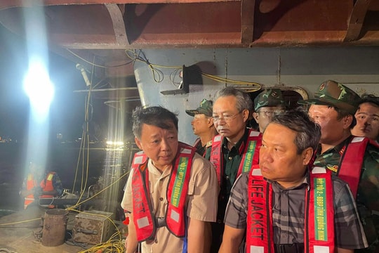 Cập nhật vụ lật tàu ở Quảng Ninh: Vớt được 34 thi thể, Phó Thủ tướng trực tiếp đến hiện trường