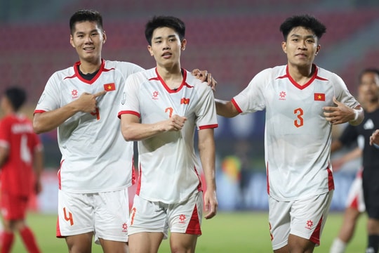 U23 Việt Nam thắng nhẹ U23 Lào: Giấu bài hay thiếu nhiệt; Thái Lan thắng đậm trận ra quân
