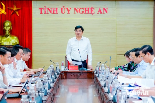 Phó Bí thư Thường trực Tỉnh ủy, Chủ tịch HĐND tỉnh chủ trì duyệt đại hội phường Tân Mai