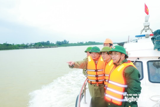 Chủ tịch UBND tỉnh Nghệ An Lê Hồng Vinh kiểm tra công tác ứng phó với bão Wipha