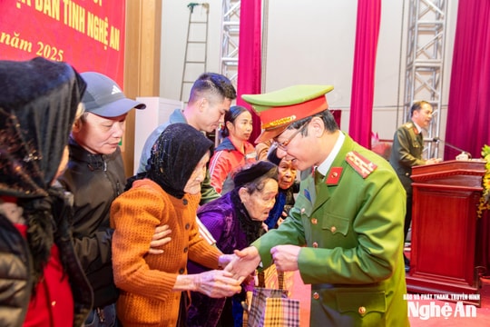 Nghệ An chi trả trợ cấp thường xuyên cho 63.350 người có công, với kinh phí 200 tỷ đồng mỗi tháng