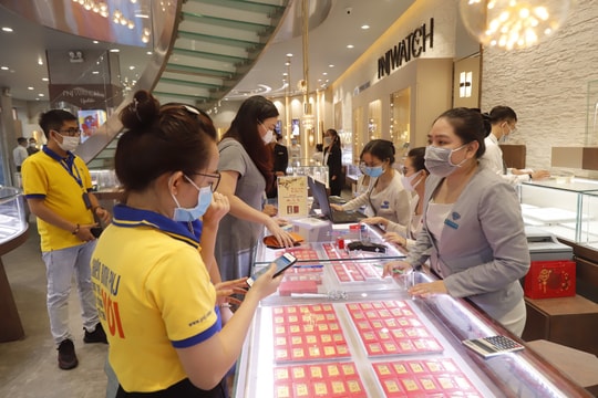 Cập nhật giá vàng 22/7/2025: Giá vàng trong nước và thế giới tăng mạnh chạm đỉnh 1 tháng qua