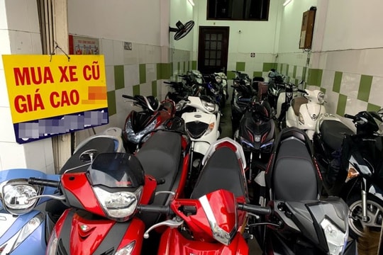 Xe máy xăng cũ rớt giá thê thảm, xe máy điện bùng nổ trên thị trường