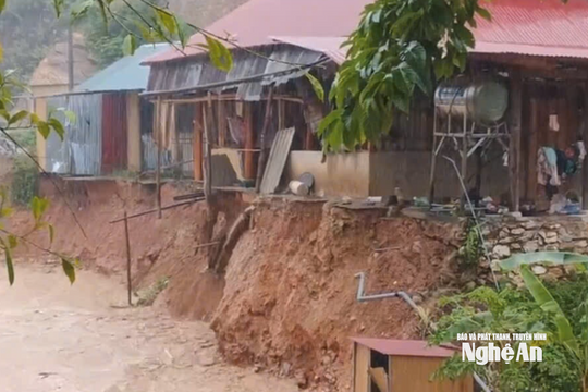 Lũ quét gây thiệt hại nghiêm trọng tại xã Nhôn Mai (Nghệ An): Giao thông chia cắt, trụ sở xã ngập sâu, nhiều nhà bị cuốn trôi