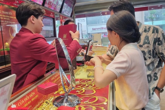 Giá vàng hôm nay 23/7/2025: Giá vàng trong nước và thế giới tăng tiến phá vỡ mức quan trọng