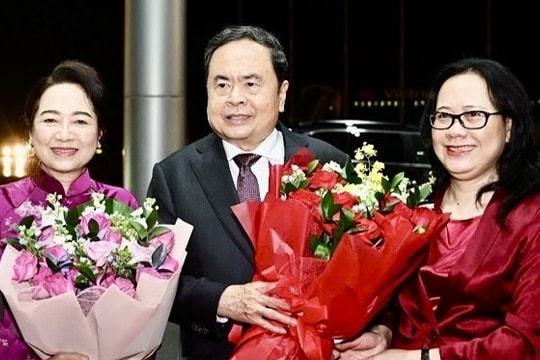 Chủ tịch Quốc hội và Phu nhân lên đường tham dự IPU, thăm Senegal và Morocco