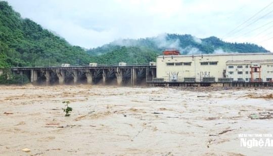 Nhà máy Thuỷ điện Khe Bố kịp thời điều tiết, đảm bảo an toàn hồ chứa và khu vực hạ du trong mưa lũ