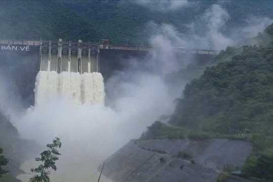 Thủ tướng Chính phủ ra công điện chỉ đạo các bộ, ngành và tỉnh Nghệ An tập trung ứng phó khẩn cấp với mưa lũ trên lưu vực sông Cả