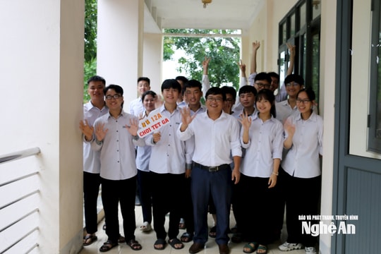 Lớp học "siêu điểm 10" trên quê Bác