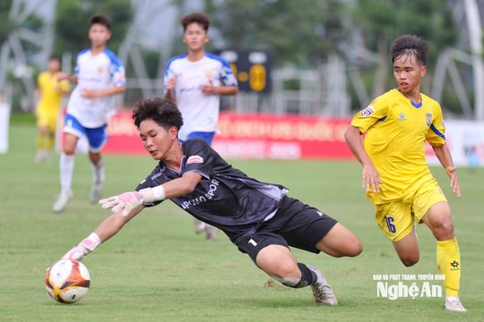 U15 Sông Lam Nghệ An đánh rơi chiến thắng ở phút cuối cùng trong trận derby xứ Nghệ