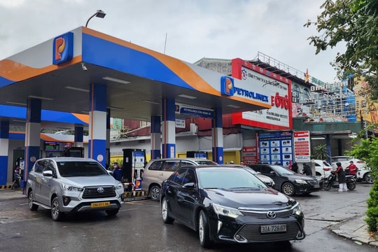 Giá xăng chiều nay 24/7 dự báo giảm, dầu có thể tăng nhẹ