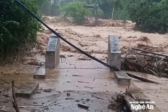 Chỉ trong 2 ngày, 6 cây cầu ở Nghệ An bị cuốn sập trong đợt lũ lịch sử