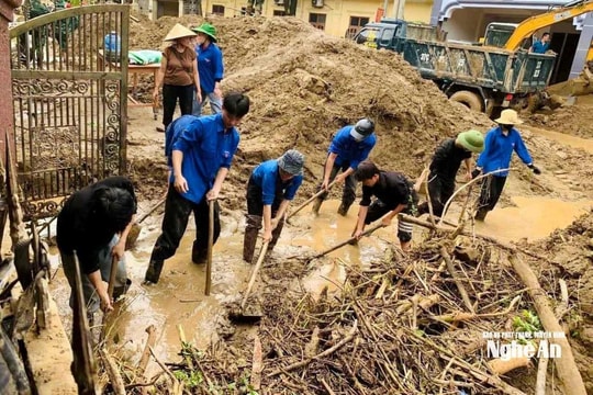 Triệu tấm lòng hướng về vùng lũ ở Nghệ An