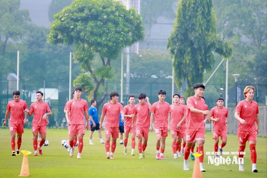 U23 Việt Nam hứng khởi tập luyện, sẵn sàng cho trận chung kết giải U23 Đông Nam Á