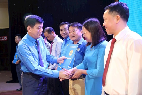 Công bố quyết định thành lập 23 Công đoàn xã, phường tại Nghệ An