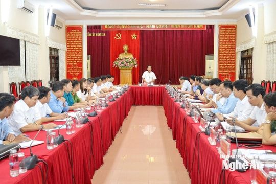 Trưởng ban Tổ chức Tỉnh ủy Lê Đức Cường chủ trì duyệt Đại hội Đảng bộ các xã Diễn Châu, Đức Châu, Quảng Châu