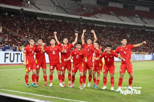 Thắng nghẹt thở chủ nhà Indonesia, Việt Nam lần thứ ba liên tiếp vô địch giải U23 Đông Nam Á