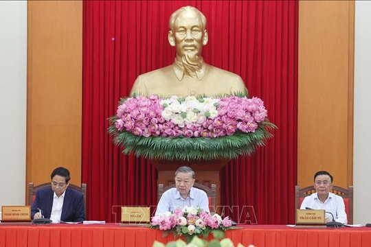 Tổng Bí thư: Tiếp tục chủ động rà soát, hoàn thiện dự thảo các văn kiện Đại hội XIV của Đảng