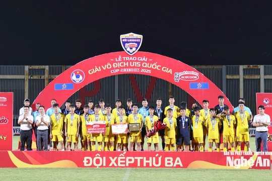 Bỏ lỡ quá nhiều cơ hội, Sông Lam Nghệ An nhận Huy chương Đồng Giải U15 Quốc gia 2025