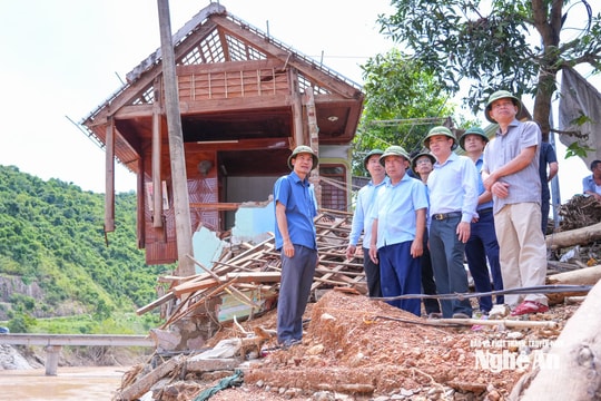 Phó Chủ tịch UBND tỉnh Nghệ An Nguyễn Văn Đệ kiểm tra các công trình thủy lợi và công tác khắc phục thiệt hại do ảnh hưởng bão số 3