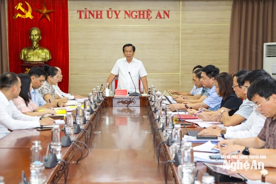 Trưởng ban Tổ chức Tỉnh ủy Lê Đức Cường chủ trì duyệt Đại hội Đảng bộ các xã Châu Khê, Mậu Thạch, Bình Chuẩn