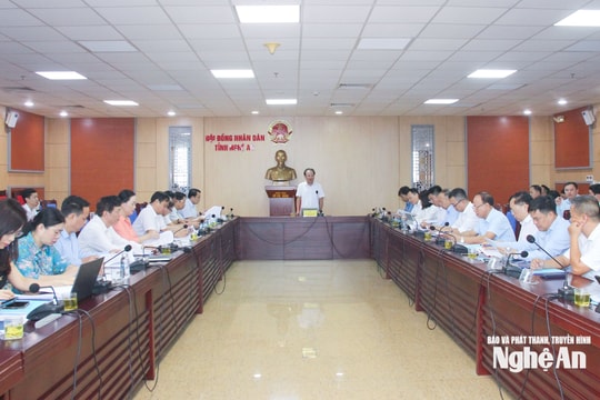 Đồng chí Nguyễn Nam Đình chủ trì duyệt Đại hội Đảng bộ 6 xã: Châu Tiến, Hùng Chân, Châu Bình, Hạnh Lâm, Sơn Lâm, Bích Hào