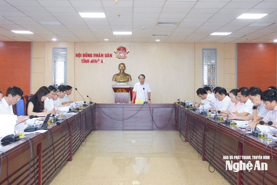 Đồng chí Nguyễn Nam Đình chủ trì duyệt Đại hội Đảng bộ 6 xã: Đại Đồng, Tam Đồng, Cát Ngạn, Hoa Quân, Xuân Lâm, Kim Bảng