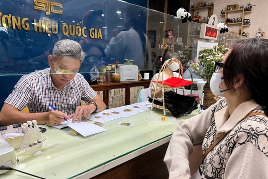 Giá vàng hôm nay 1/8/2025: Trong nước tăng, thế giới giảm mạnh trong tháng 7