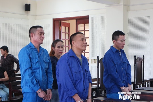 Giao dịch ma túy sau khi thăm chồng đang thi hành án, người phụ nữ lĩnh án nặng