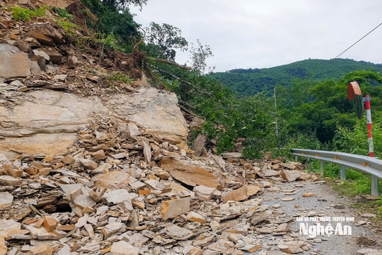 Mưa lũ do bão số 3 gây thiệt hại hơn 1.390 tỷ đồng cho hệ thống giao thông Nghệ An