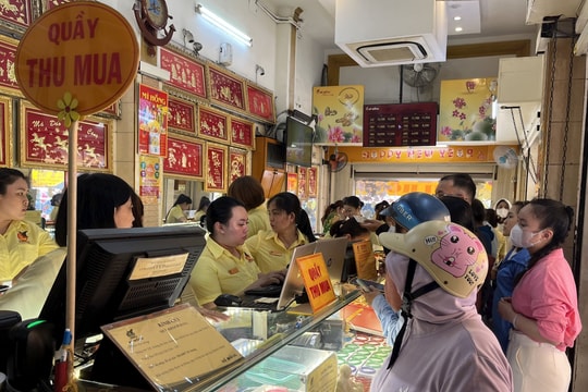 Giá vàng hôm nay 3/8/2025: Giá vàng trong nước và thế giới tuần này đảo chiều tăng vọt chỉ trong 1 phiên