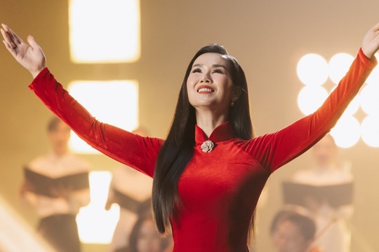 Võ Hạ Trâm góp doanh thu MV 'Nguyện là người Việt Nam' cho Quỹ vì người nghèo