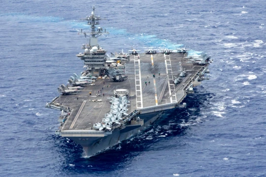 Houthi tuyên bố đã tấn công tàu sân bay Mỹ USS Abraham Lincoln