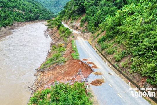 Hơn 100 điểm sạt lở tại xã Mường Típ (Nghệ An) sau bão số 3, cản trở phương tiện vào dọn dẹp bản Ta Đo
